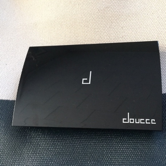 New Doucce 8pc Freematic Eyeshadow System - Picture 2 of 4